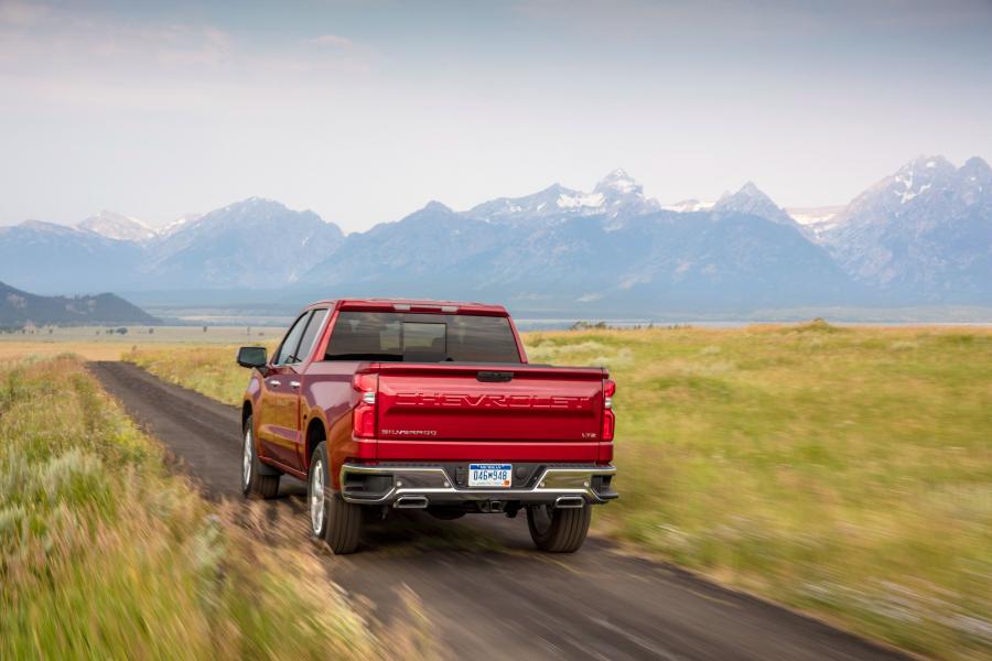  Chevrolet Silverado LTZ Z71 Crew Cab 2018 года  (фото 2 из 8)